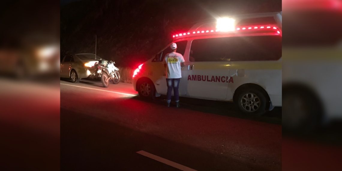 Conductor conecta con pareja en suceso vial en Los Ríos y huye del lugar